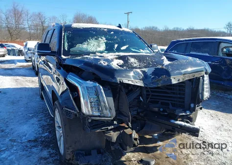 2017 Cadillac Escalade Luxury z USA, uszkodzony, nr VIN 1GYS4BKJ8HR378471